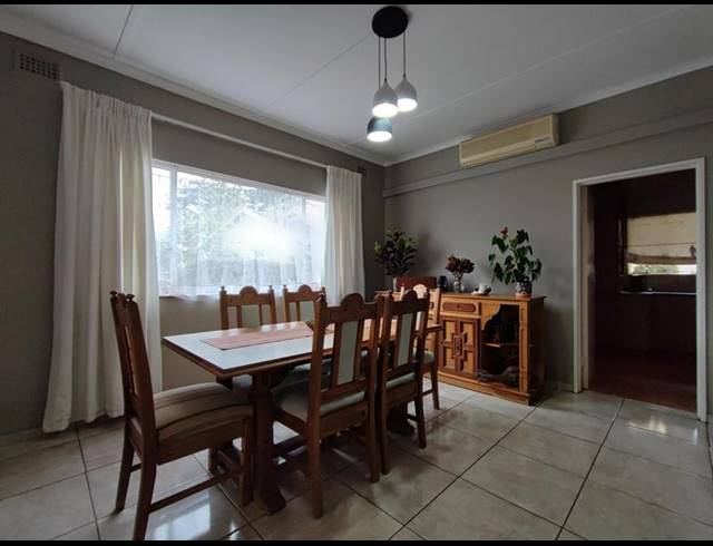 4 BEDROOM HOUSE FOR SALE IN CLARENDON